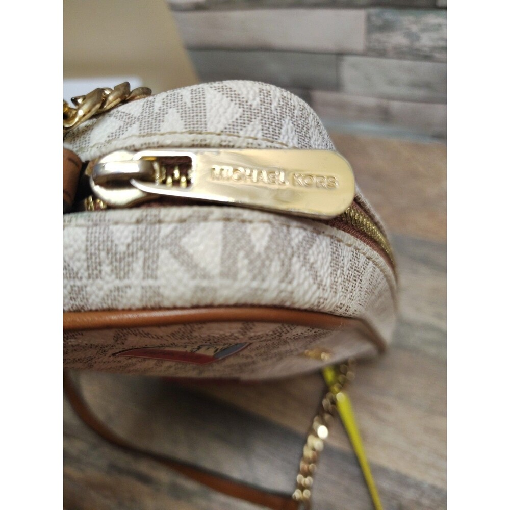 Aspen Jet Set Michael Kors Crossbody Purse - Picture 15 of 15